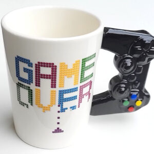 Dataspelsmugg med texten GAME OVER