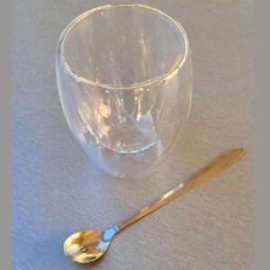 Glas med dubbla väggar